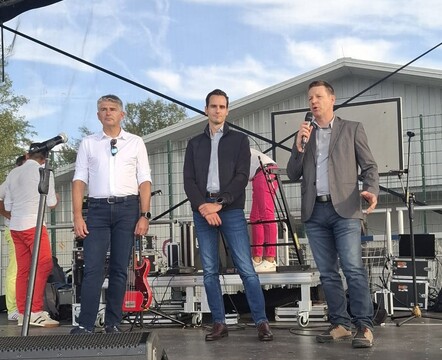 Jurij Kern Peter Žnidaršič Matej Gojčič  predaja 2